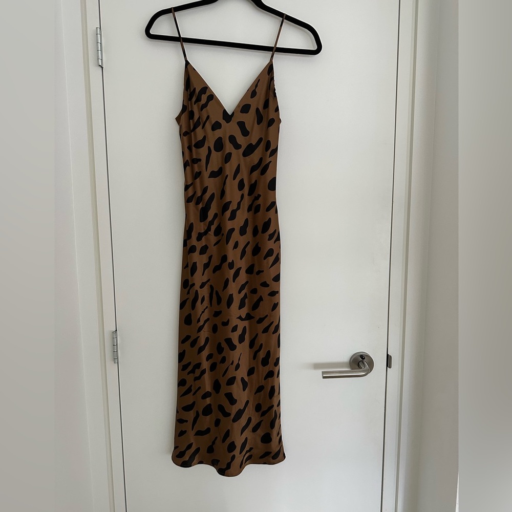 Brand New Jodi V Neck slip on dress